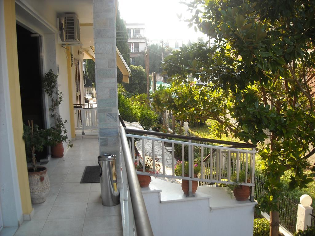 Iris Hotel Nea Kallikrateia Exterior foto